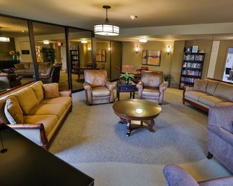 Travelway Inn Sudbury - Sudbury - Lounge