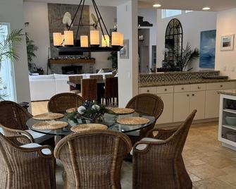 Hamptons getaway - Pool, Tennis court, hot tub and more - East Quogue - Comedor