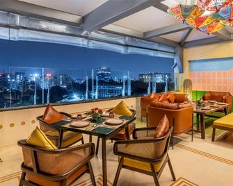St. Mark's Hotel - Bangalore - Balcon