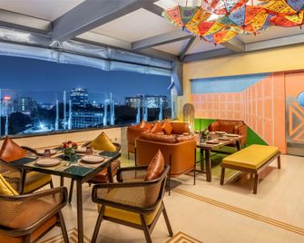 St. Mark's Hotel - Bangalore - Balcón