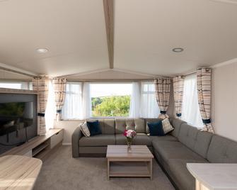 Tencreek Holiday Park - Looe - Living room