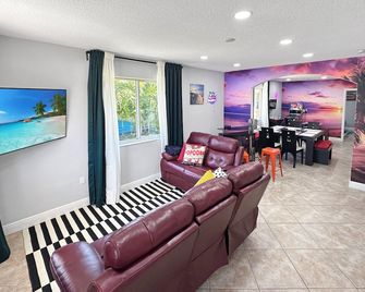 4 To 23 Guests Gameroom 2 Kitchens Bar Bbq - Miami - Soggiorno