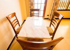 Kibo Palace Apartments - Arusha - Dining room