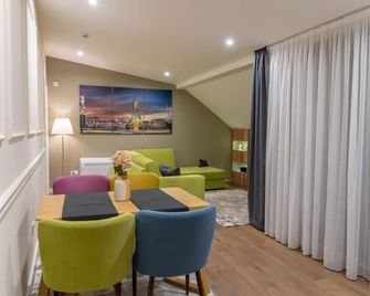 Apart Hotel Maksimum - Belgrad - Pokój dzienny