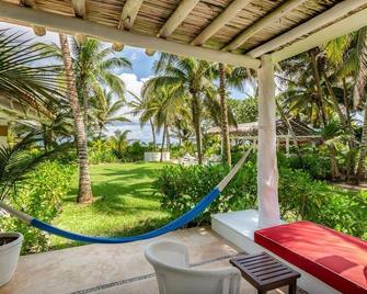 Casa Belha - Four Bedroom Villa, Sleeps 8 - Xpu Há - Patio
