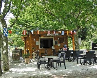 Camping Le Chene Du Lac - Coutras - Patio
