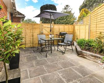 Karibu - Worthing - Patio