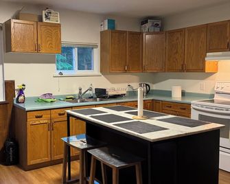 Hope Sunshine Valley Scenic Mountain View House 3br 3bath - Hope - Kitchen