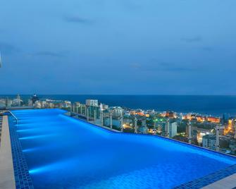 Cinnamon Red Colombo - Colombo - Pool