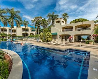 Palms at Wailea 303 by Coldwell Banker Island Vacations - Wailea - Pool