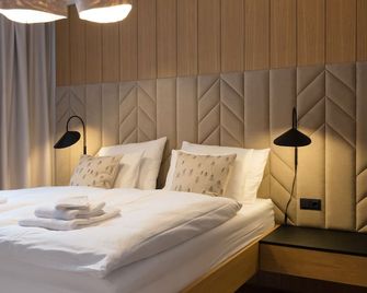 Chalet Waldzauber Your Alpine Escape in Bad Kleinkirchheim Near the Ski Lift - Bad Kleinkirchheim - Sypialnia