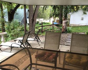 Millers Mistress - Gardenview - 2 bdrm apt in downtown Elora - Elora - Patio