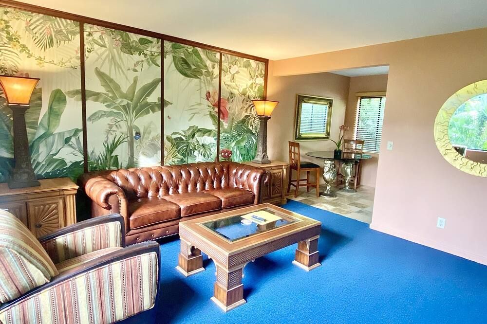 Vista Grande Resort - A Gay Men's Resort