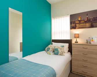 Town House @ Minshull New Road - Crewe - Bedroom