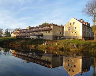 Hotel Resort Stein - Cheb - Gebouw