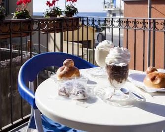 Acitrezza B&B - Acitrezza - Balcón