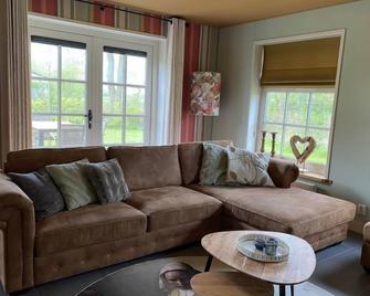 Holiday Home Wiringherlant-11 by Interhome - Hippolytushoef - Sala de estar