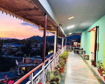 Hotel Palampur Life - Pālampur - Балкон