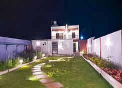 Roomshala 135 Paradise Villa Banglore - Devanhalli - Building