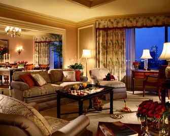 فندق تشينزانسو طوكيو - طوكيو - غرفة معيشة