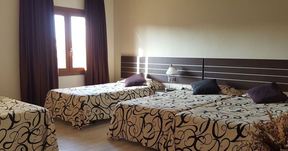 Fonda Mitjà desde 94 Albergues en Torroella de Montgrí KAYAK