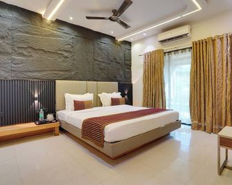Hotel Iceberg Mahabaleshwar Venna Lake Main Road - Mahabaleshwar - Makuuhuone