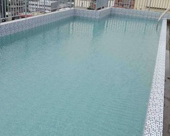 Dian Suites 1 - Manila - Piscina