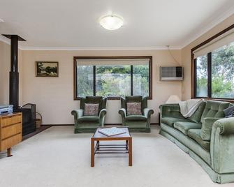 Relax Moore - Close to Beach - Woodridge - Sala de estar