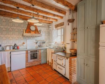 La Casa Del Herrero - Requijada - Requijada - Kitchen