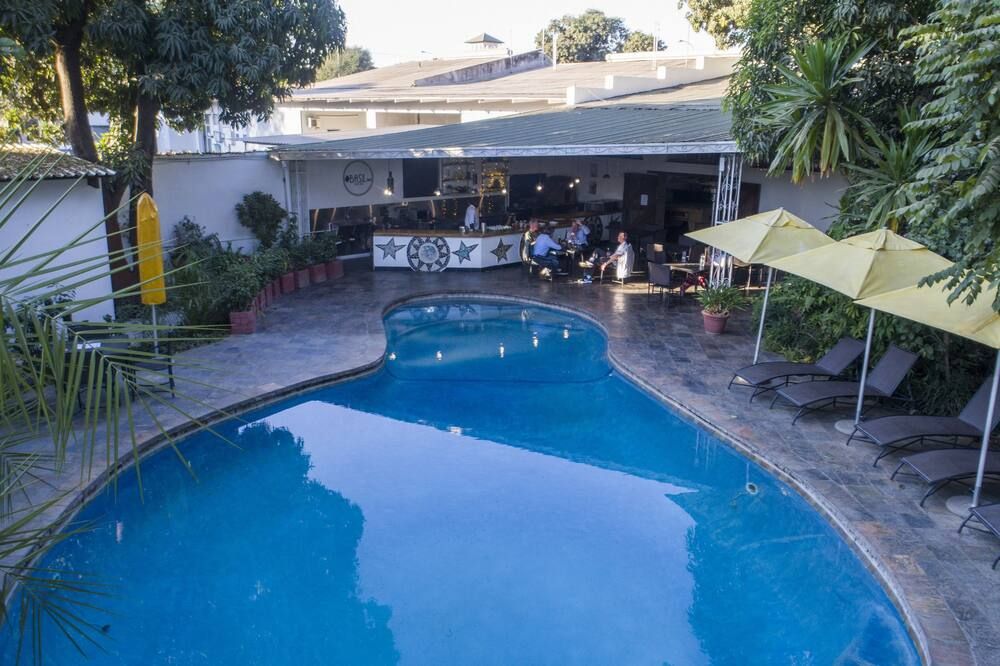 فولتي تاورز جيست هاوس