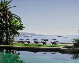 Hotel Monte Baldo e Villa Acquarone - Gardone Riviera - Piscina