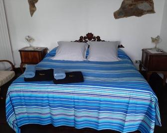 B&B La Locanda del Cinghiale - Premeno - Bedroom