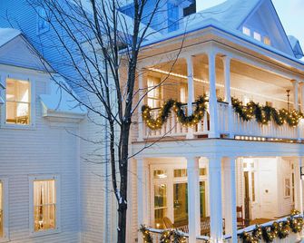 The Pitcher Inn - Warren - Gebäude