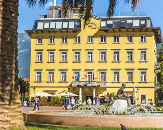 Grand Hotel Riva - Riva del Garda - Building