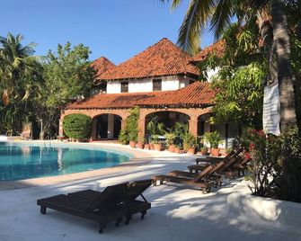 Hotel Villas Paraíso - Ixtapa - Alberca