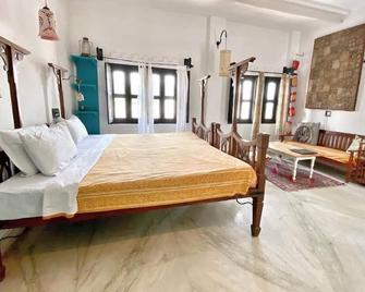 Inn Seventh Heaven - Púshkar - Habitación