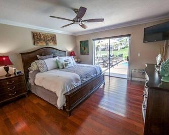Mallory Paradise Apartment 4 Bedroom - Haines City - Bedroom