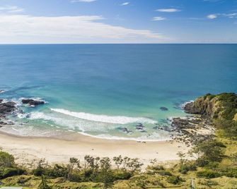 30 on Waratah - Scotts Head - Playa