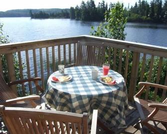 Algonquin Island Retreat - South River - Balcony