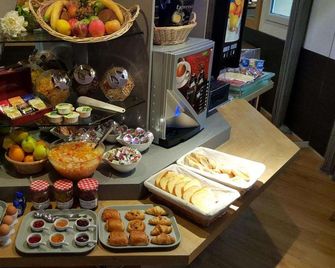 A&h Privilège Lyon Est - Saint Priest Eurexpo - Saint-Priest - Buffet