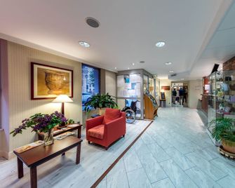 Noemys Neris Montlucon - hotel restaurant - Neris-les-bains - Лоббі