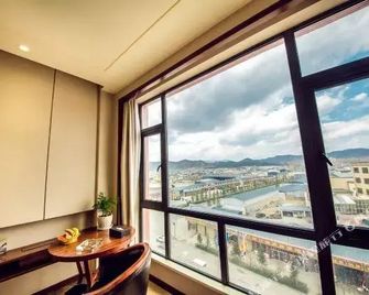 Shangri La Moonlight International Hotel - Diqing - Balcony