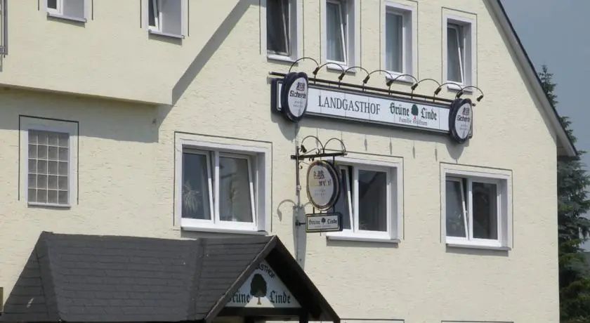 Landgasthof Grüne Linde - Hof - Budova