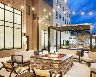 Staybridge Suites Auburn – University Area By IHG - Auburn - Uteplats