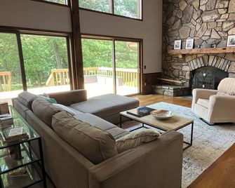 Incredible spacious family friendly getaway - Hopewell Junction - Sala de estar