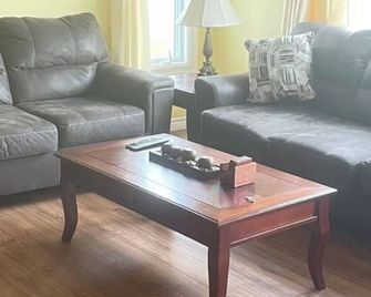 Cozy Cottage in Gros Morne - Cow Head, NL The Sand Dollar Inn - Pet Friendly! - Cow Head - Sala de estar