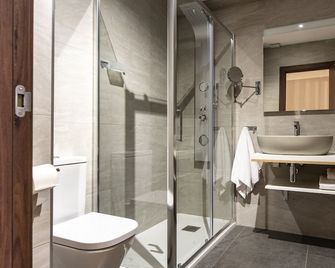 Real Segovia Apartments by Recordis Hotels - Segovia - Phòng tắm