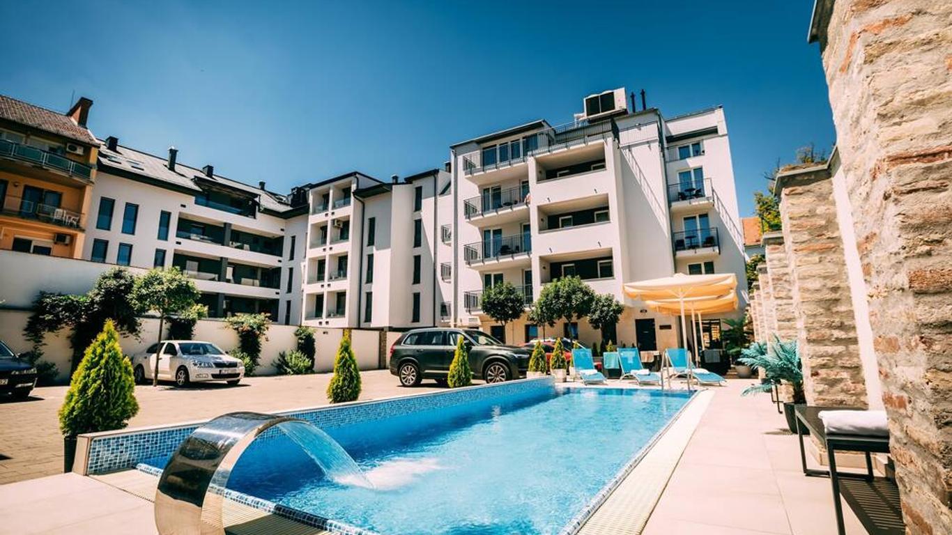 Auris Hotel