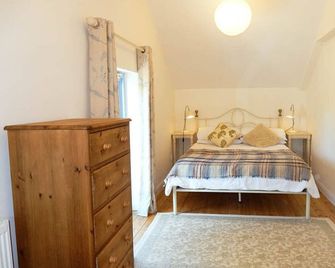 Golden Square Holiday Cottage - Honiton - Slaapkamer
