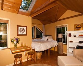 Westover Bed and Breakfasts - Ganges - غرفة نوم